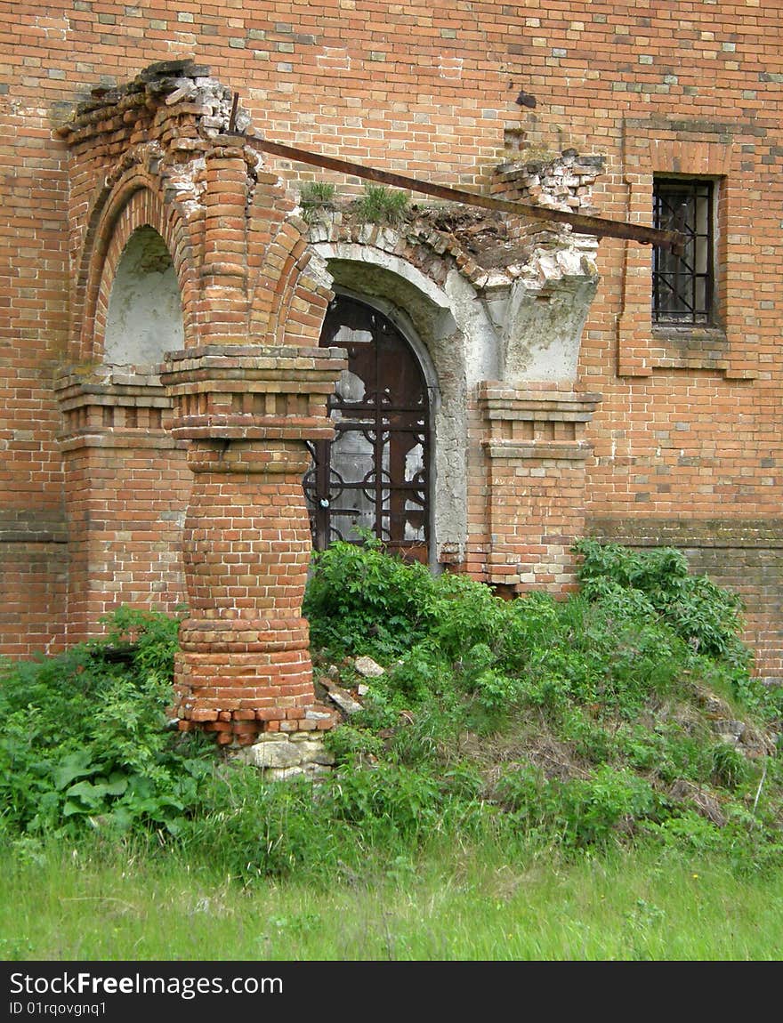 The ancient destroyed building.