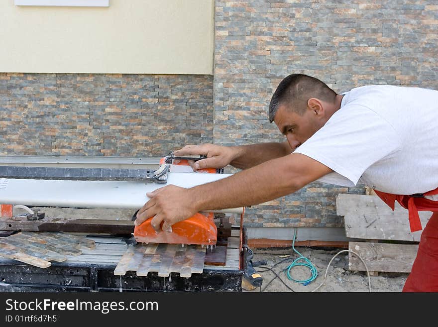 Cutting circular sawing of ceramic tile