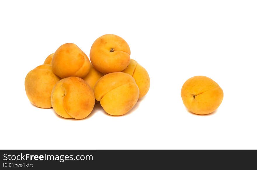 Pile o apricots