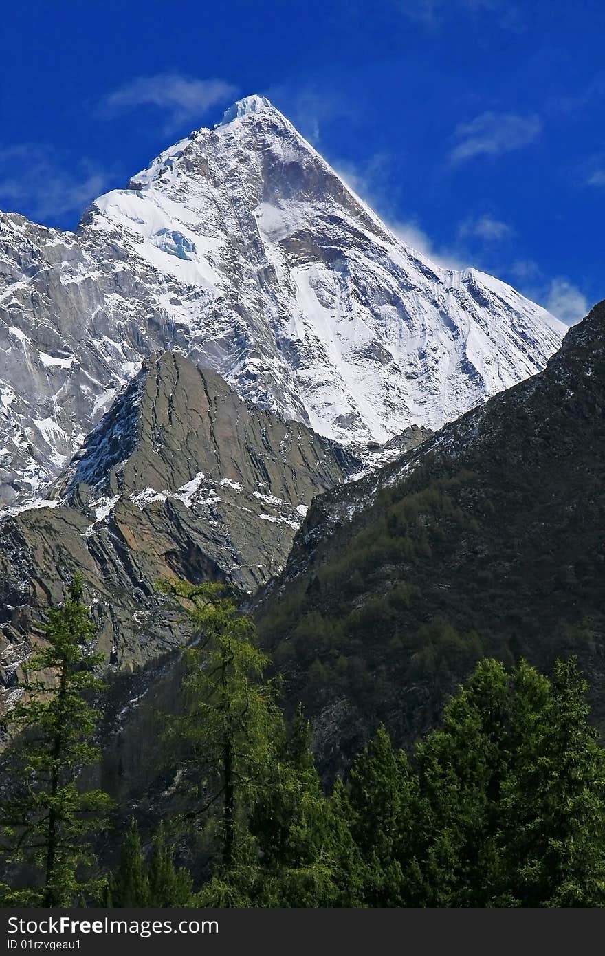 The highest peak of Siguniang Mountain in Sichuan, China. The highest peak of Siguniang Mountain in Sichuan, China.