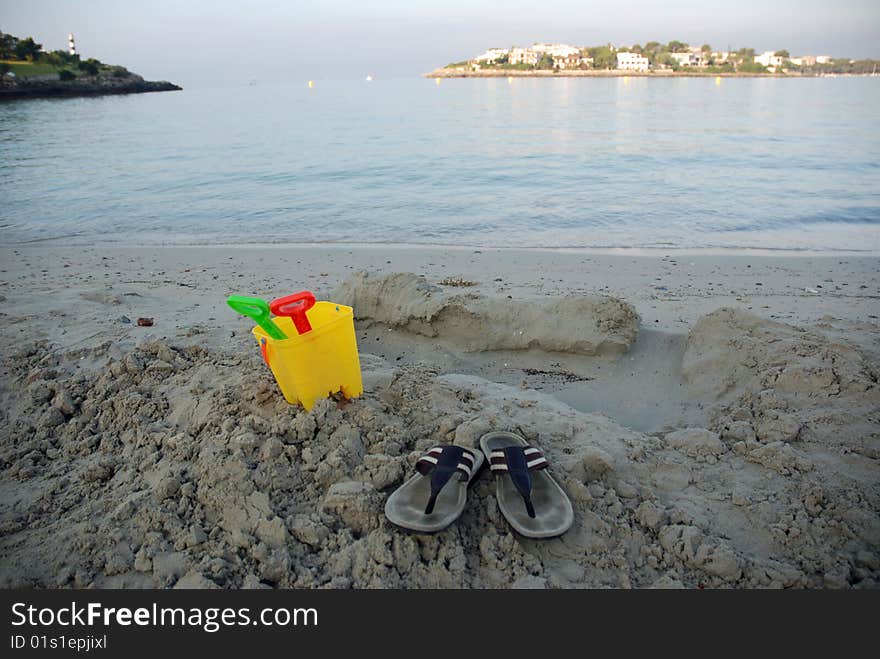 Symbol of summer on a beach

Similar images on this <a href=http://www.dreamstime.com/summer-time-rcollection10685-resi982323>collection</a>