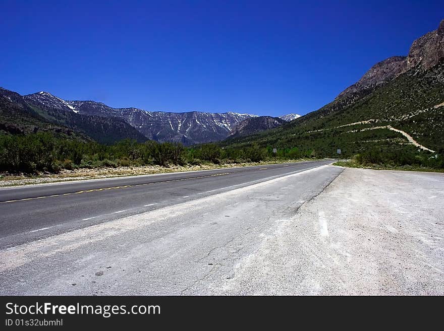 American freeway among the mountains