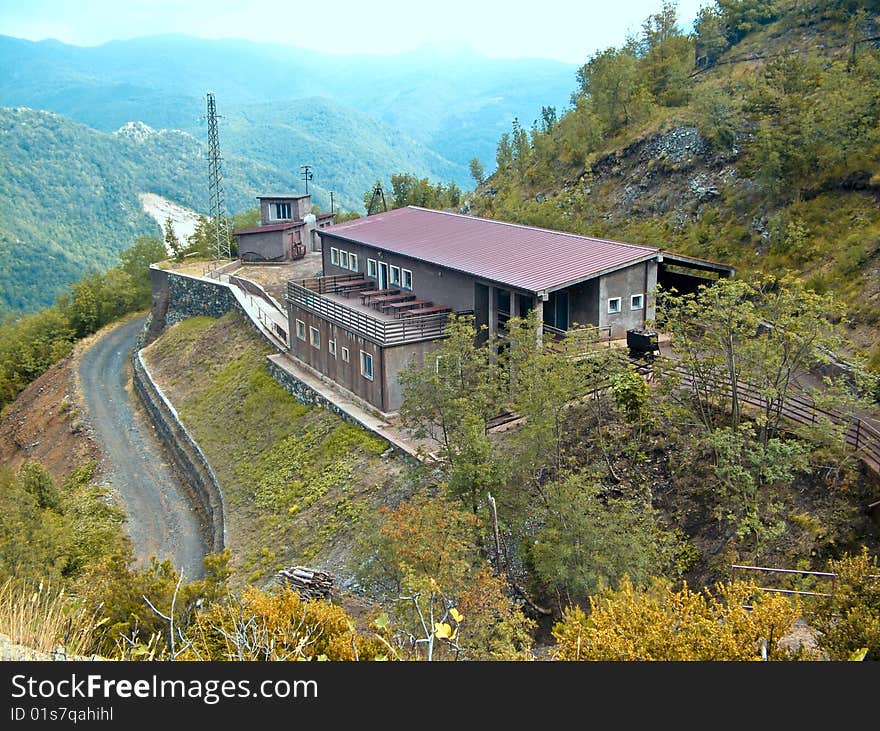 The old mine of Gambatesa Valgraveglia is currently open in the non-working days. This is one of the largest manganese mines in Europe