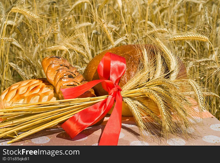 Has ripened an excellent crop of bread. Has ripened an excellent crop of bread.