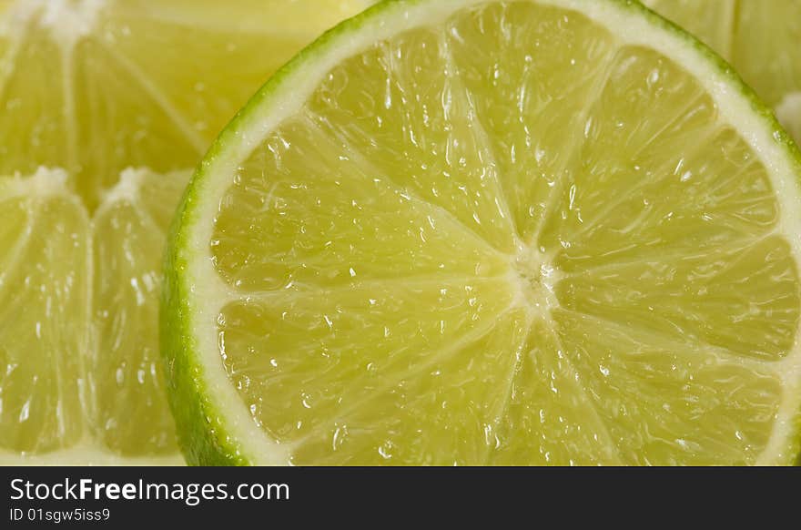 Virw in close up of some lemons' slices.