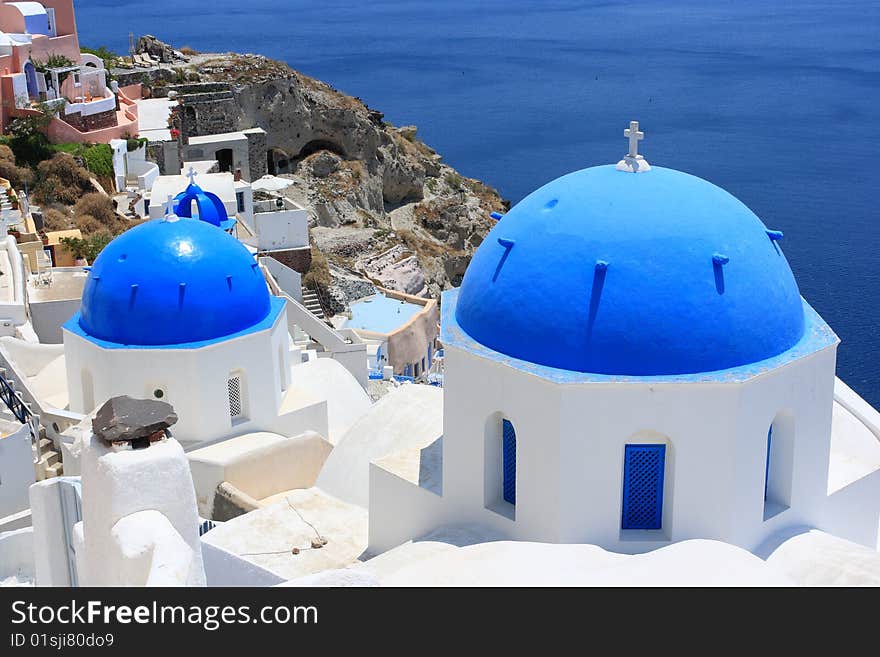 Oia is a community on the islands of Thira (Santorini) and Therasia, in the Cyclades, Greece. The population was 1,230 inhabitants at the 2001 census, and the land area is 19.449 kmÂ². The population and land area are distributed as follows: 962 persons on 10.150 kmÂ² in Santorini, and 268 persons on 9.299 kmÂ² in Therasia. The community shares the island of Thira with the Municipality of Thira (Santorini), and is centered in the northwesternmost part of the island. Oia is a community on the islands of Thira (Santorini) and Therasia, in the Cyclades, Greece. The population was 1,230 inhabitants at the 2001 census, and the land area is 19.449 kmÂ². The population and land area are distributed as follows: 962 persons on 10.150 kmÂ² in Santorini, and 268 persons on 9.299 kmÂ² in Therasia. The community shares the island of Thira with the Municipality of Thira (Santorini), and is centered in the northwesternmost part of the island.