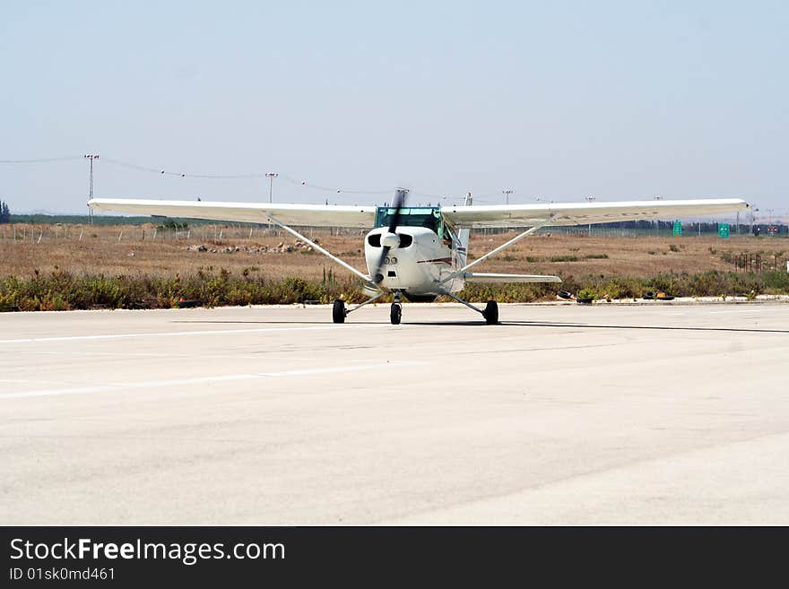 Cessna 172 taxing before takeoff. Cessna 172 taxing before takeoff