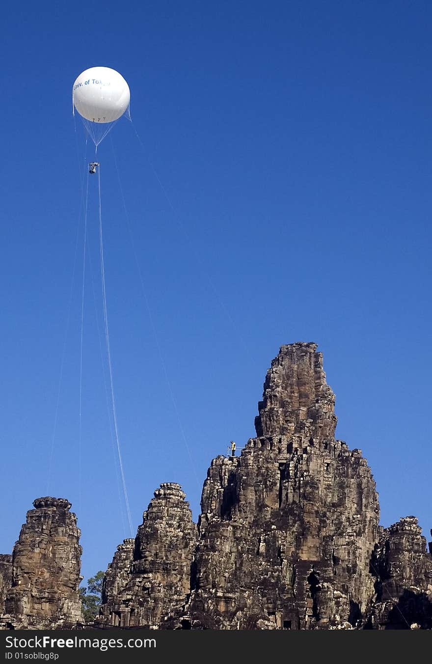 Balloon and Ruins