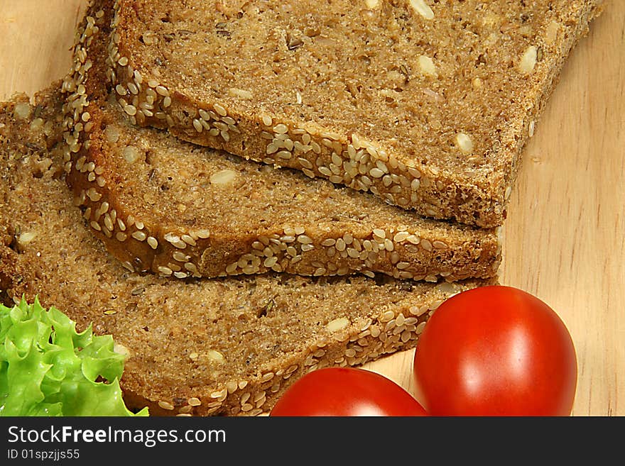 brown bread,bio bread,whole-meal bread,