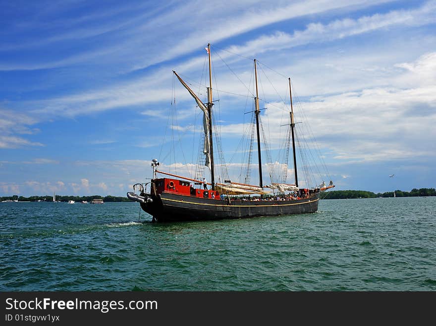 Cruising boat