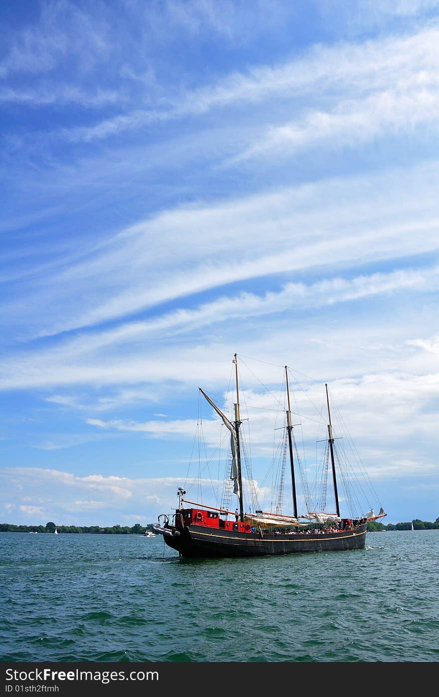 Cruising boat