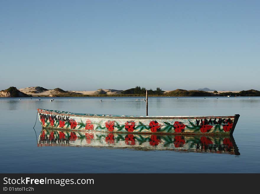 A lonely boat waiting to work.