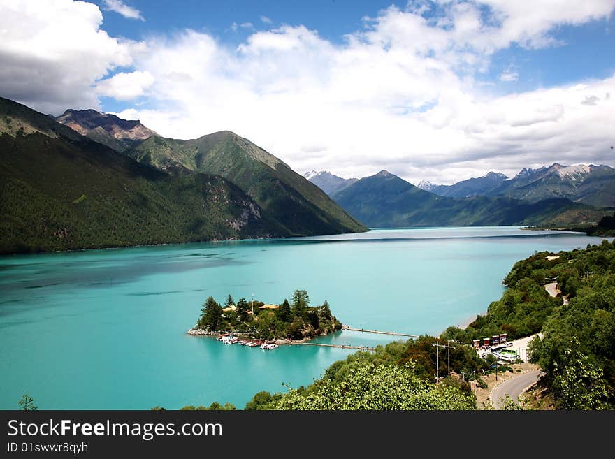 Water And Mountain