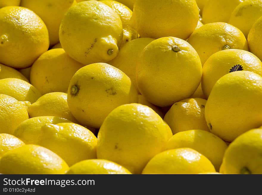 Lemons on the Greek Market