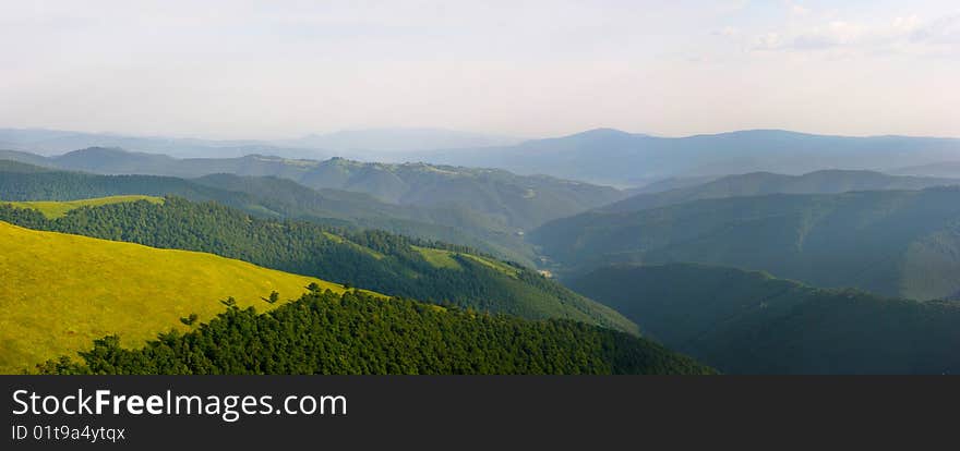 Xxxl panorama of the Carpathian mountains