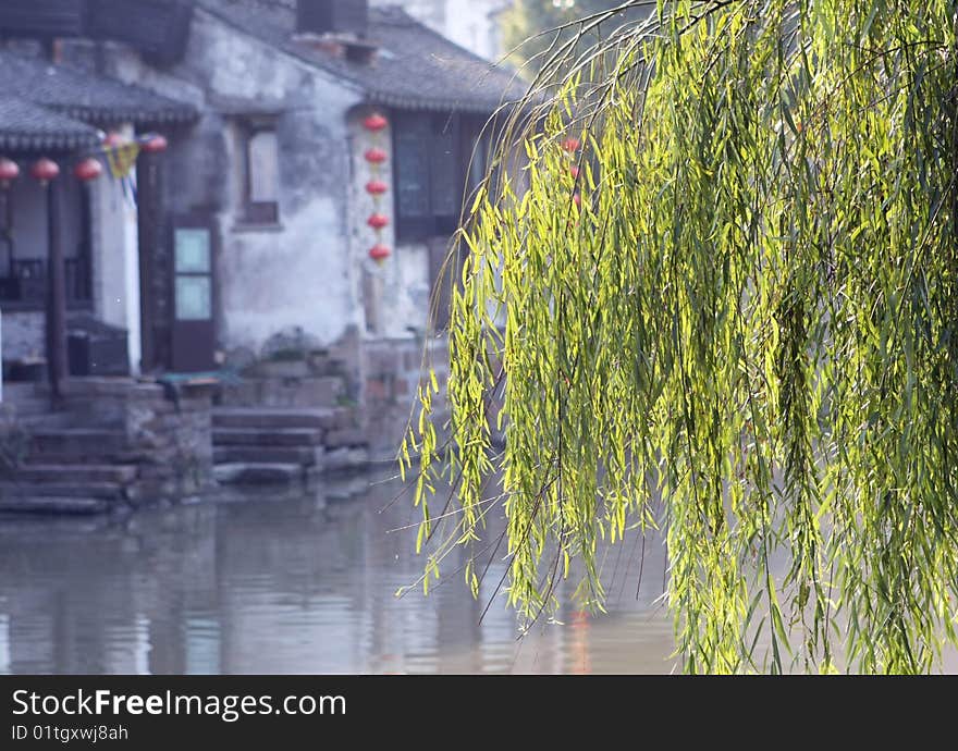 There are many chinese buildings