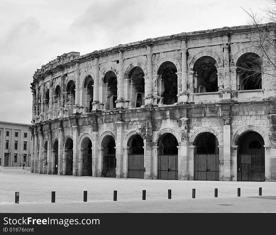 Black and white View of Nimes arena