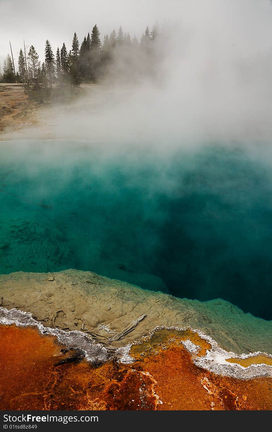 Picture of a geyser in Yellowstone National Park