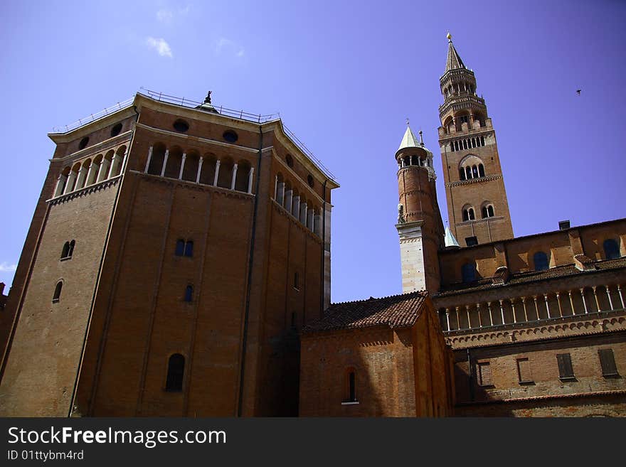 The cathedral and the baptistery of cremona 
The cathedral is a romanesque with gothic elements, renaissance and baroque. The baptistery resumed the typical octagonal. The cathedral and the baptistery of cremona 
The cathedral is a romanesque with gothic elements, renaissance and baroque. The baptistery resumed the typical octagonal