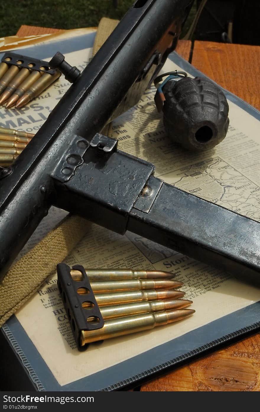 Vintage ww2 weapons and other wartime memorabila