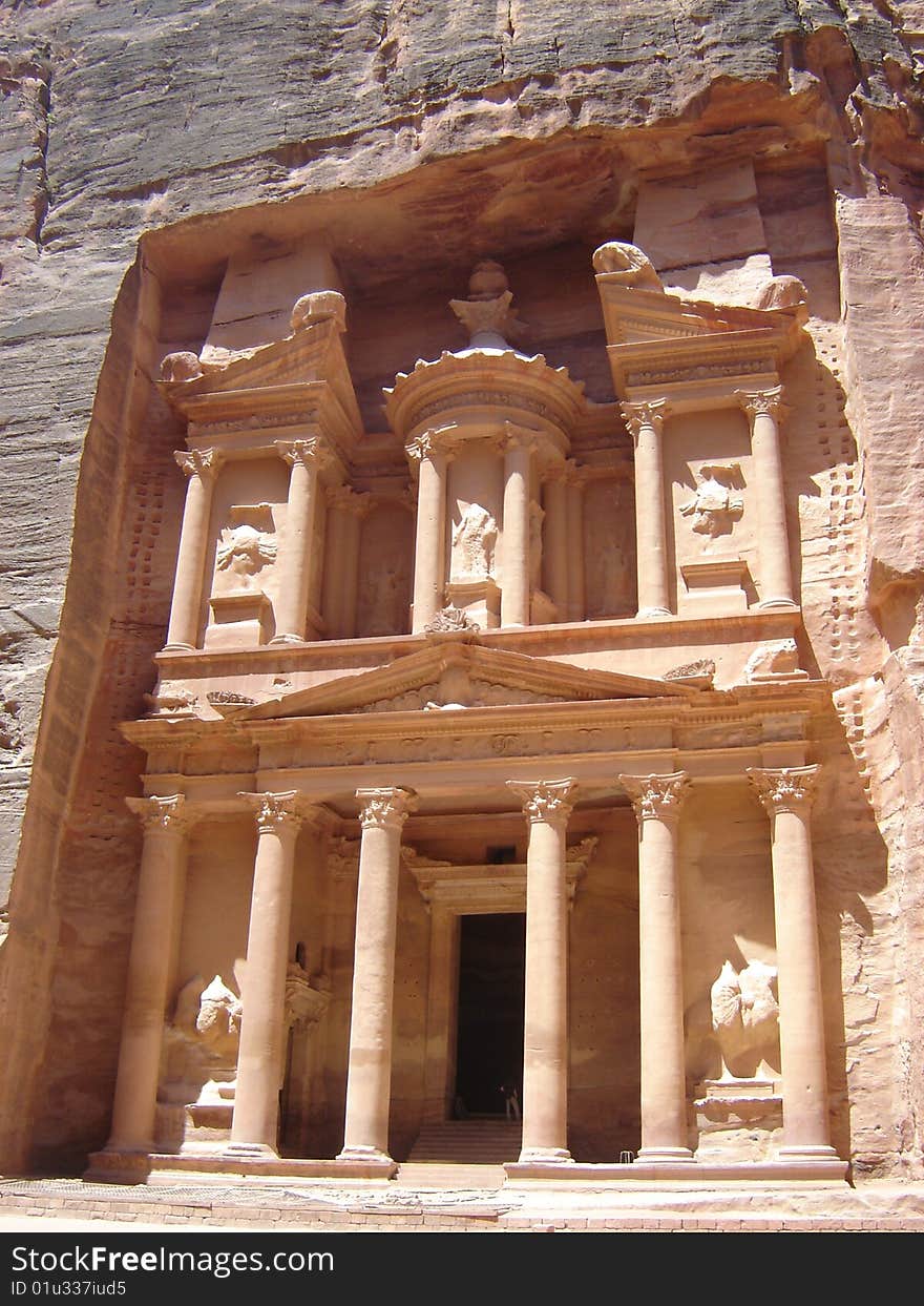 Treasury, it is a palace, carved in the rocks in the Pink city of Petra, Jordan.