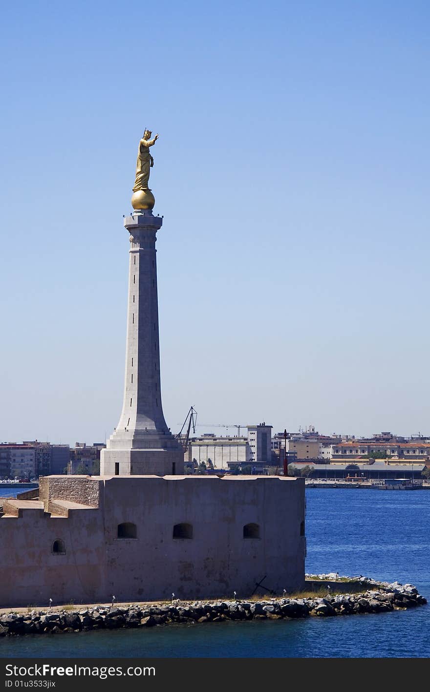 Statue at Mesina Port in Sicily