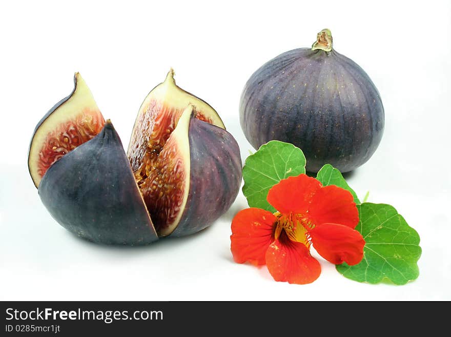 Fresh figs with nasturtiums, ficus carica