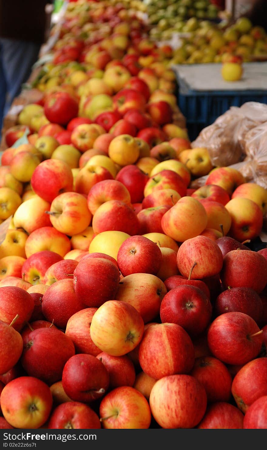 Fresh apples on a market stand in frankfurt