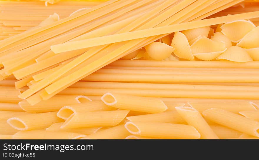 Many types of pasta