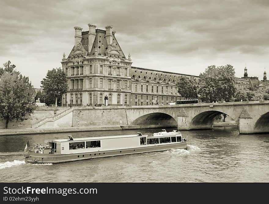 Pont Royal bridge end Seine river near to Louvre museum in Paris, France. Pont Royal bridge end Seine river near to Louvre museum in Paris, France.