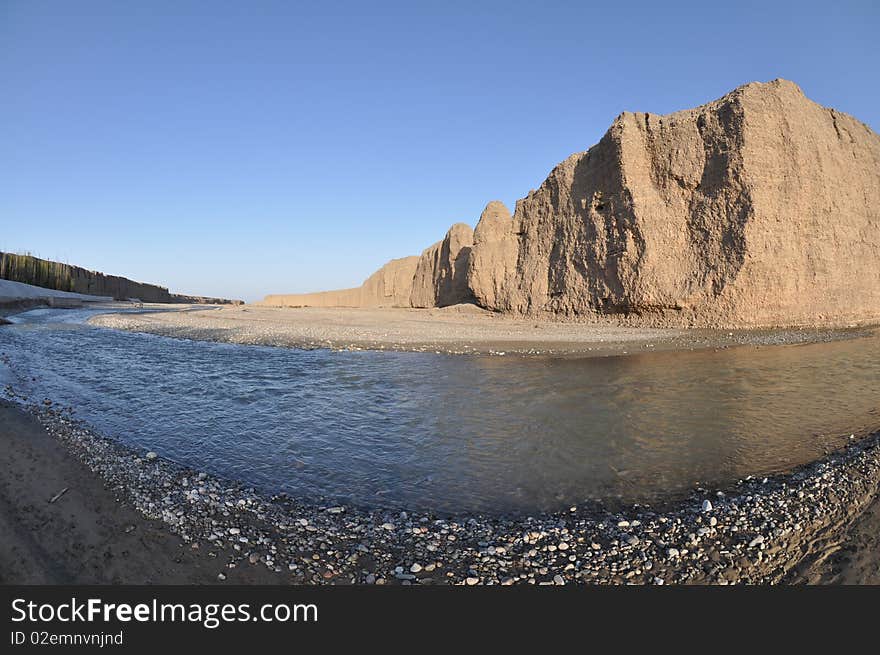 Medieval Western Desert, a small lake in a peculiar