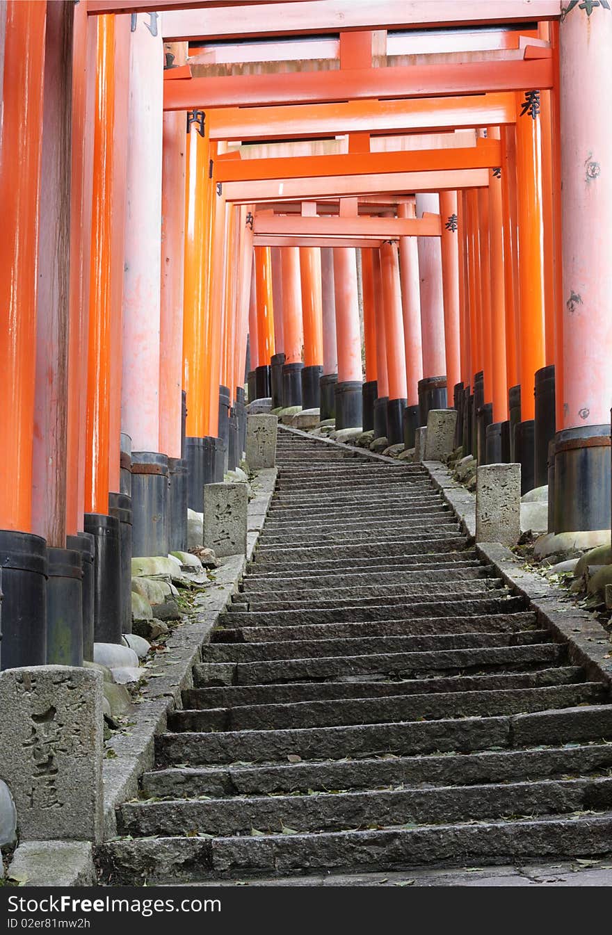 Red Tunnel, Japan