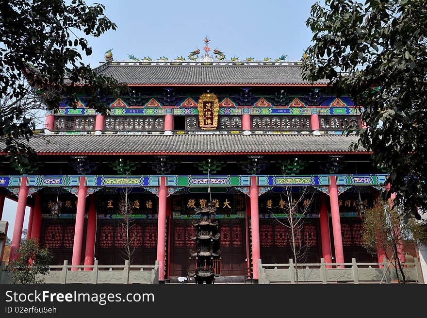 Pengzhou, China: Buddhist Temple Hall