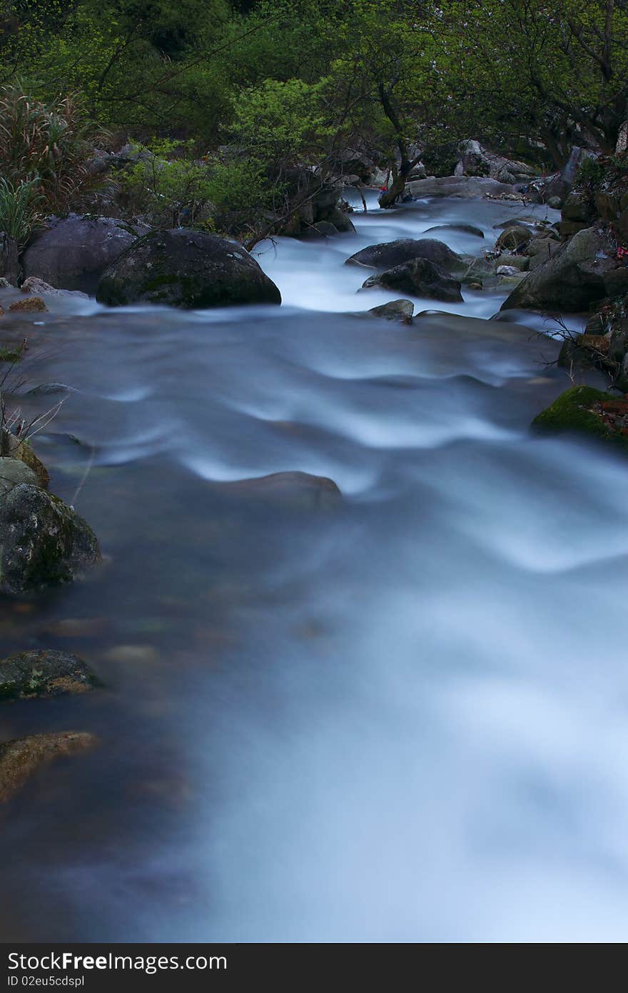 The stream is very beautiful in the evening