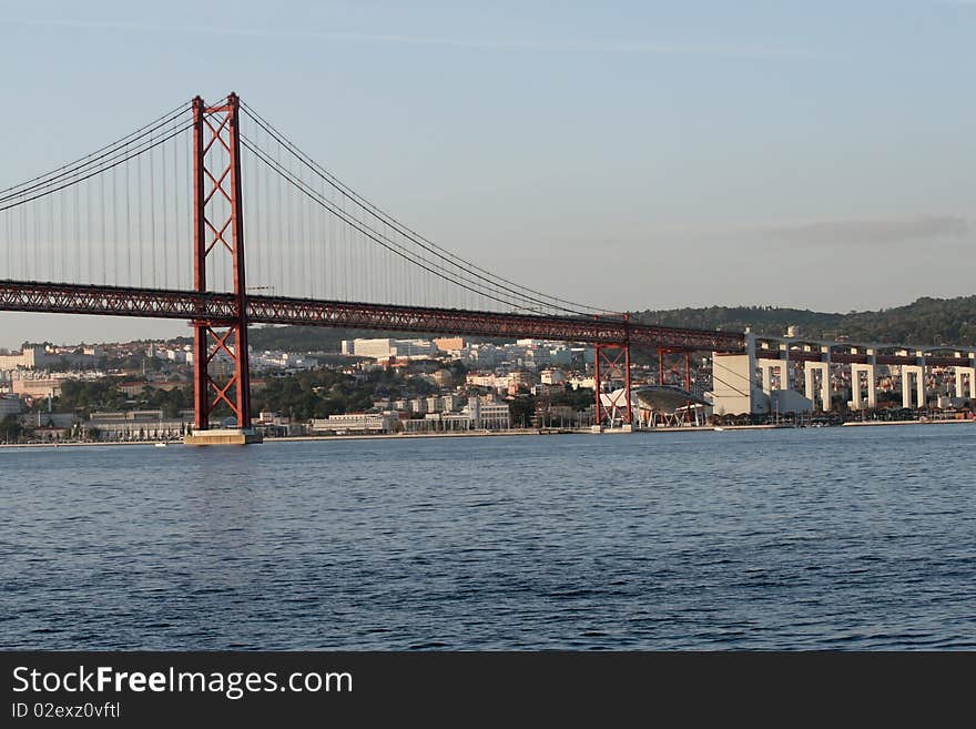 25 de Abril Bridge