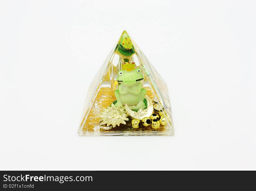 Souvenir - A Pyramid With A Frog