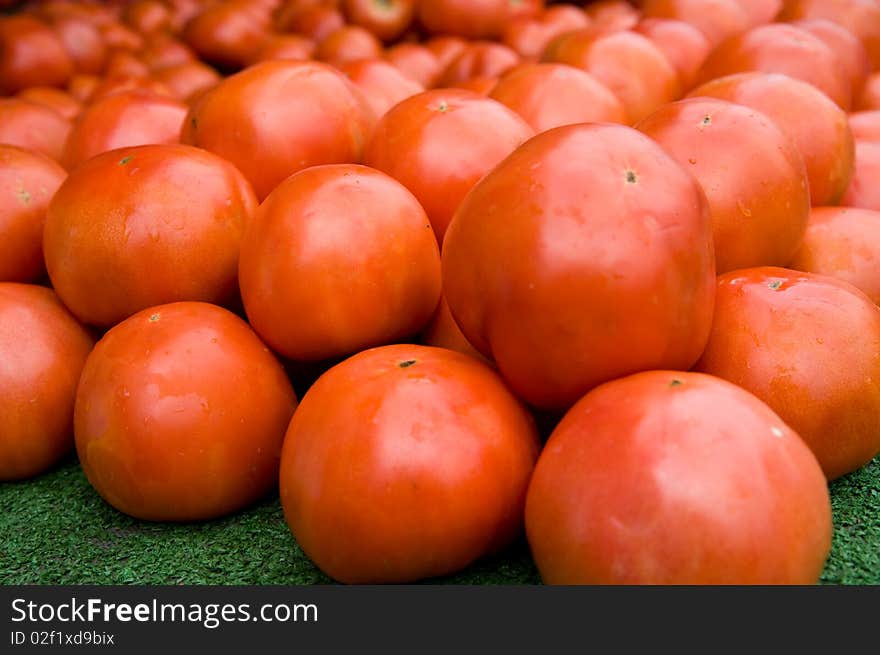 Fresh Tomatoes at the Farmer s Market