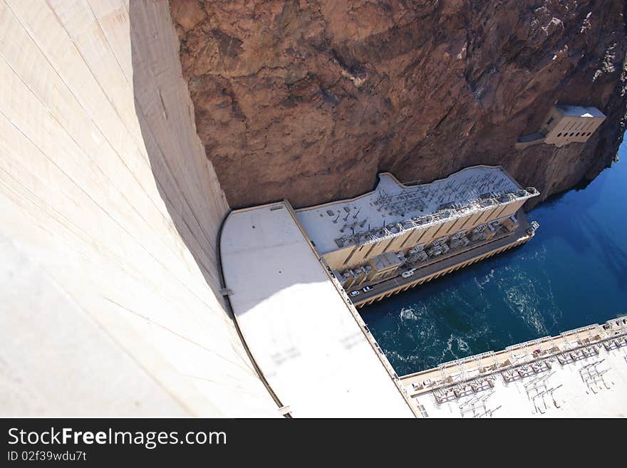 Hoover Dam concrete bodyand the rocky sides of the dam, photo taken from the west side.