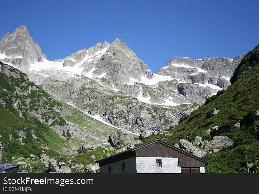 Small house in Switzerland Apls