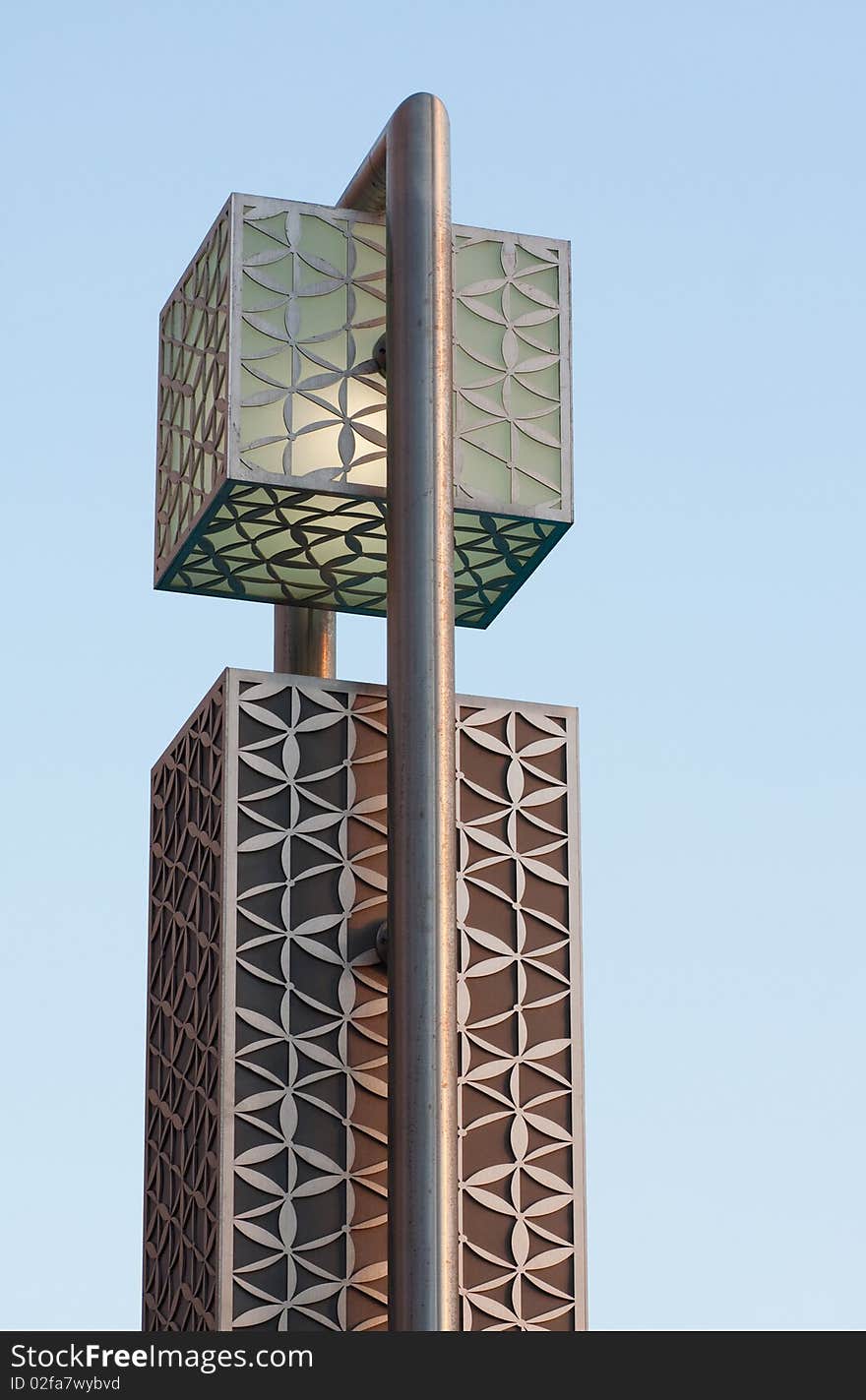 Stainless steel decorative outdoor lamp post with mashrabiya design