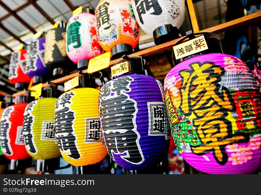 Very sharp and vivid colors of Japanese lanterns.