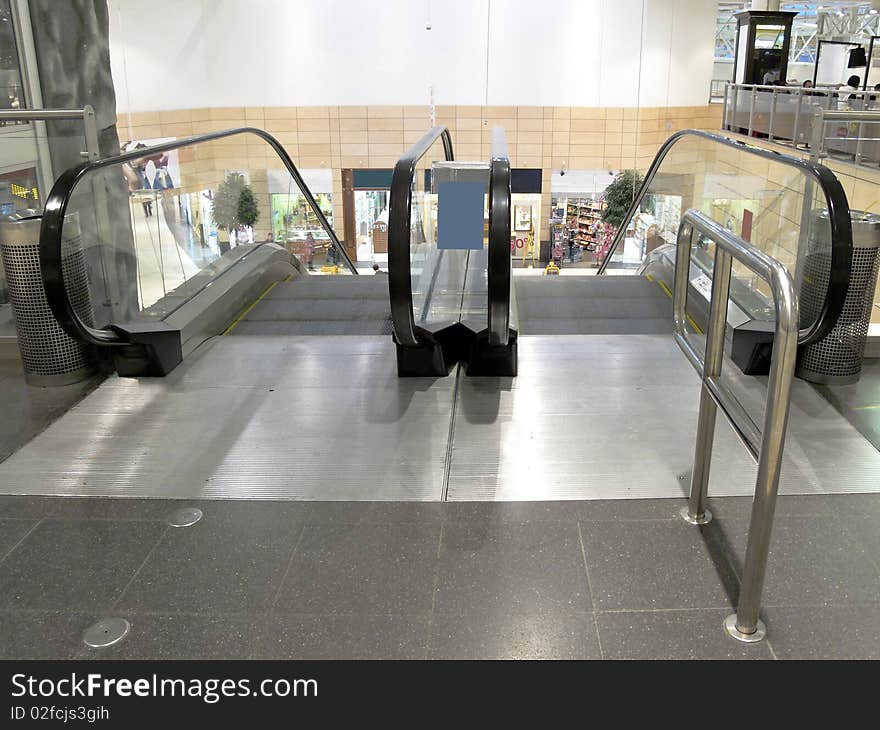 The image of escalator in shopping center