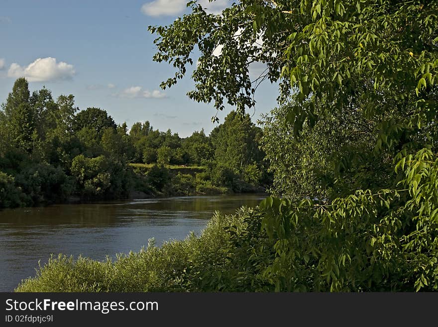 Dnieper River flows through the territory of Russia