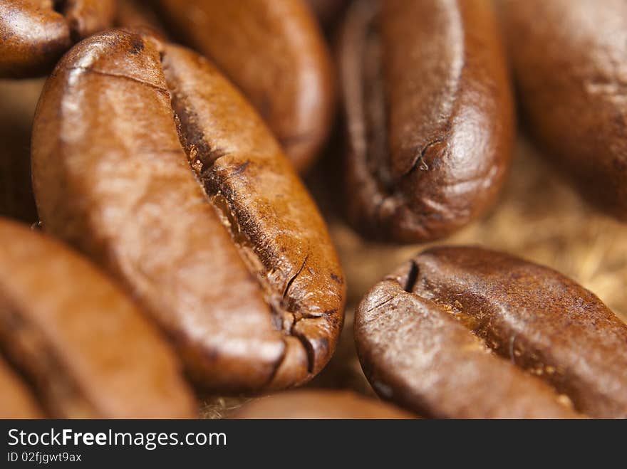 Fragrant fried coffee beans