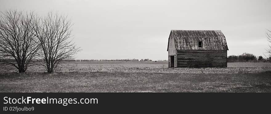 Old barn on road 66 in Illinois. Old barn on road 66 in Illinois