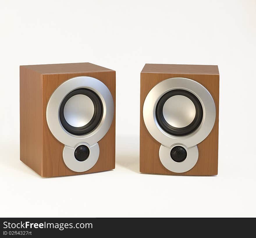 Audiosystem two columns brown sound