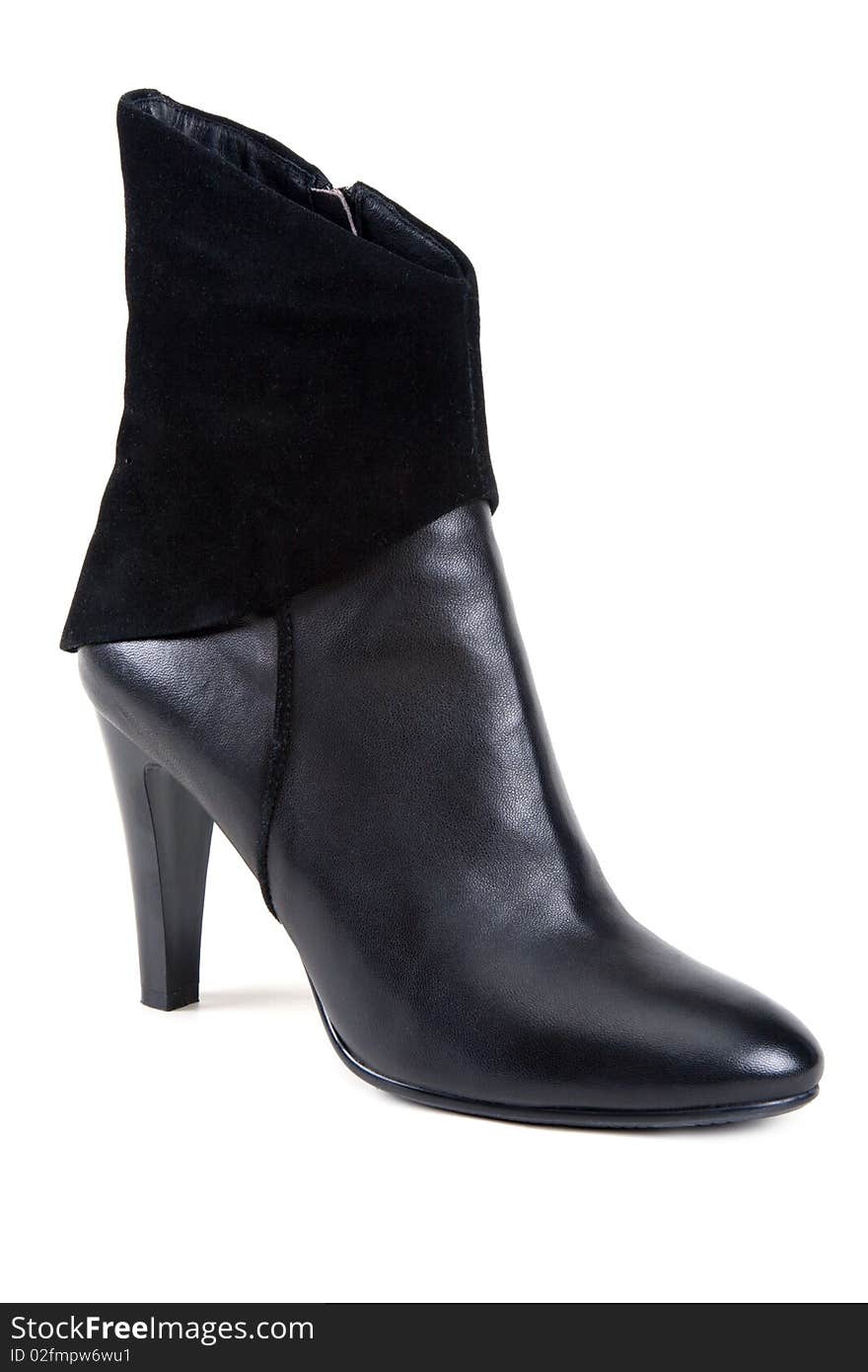 Black Leather Feminine Shoe