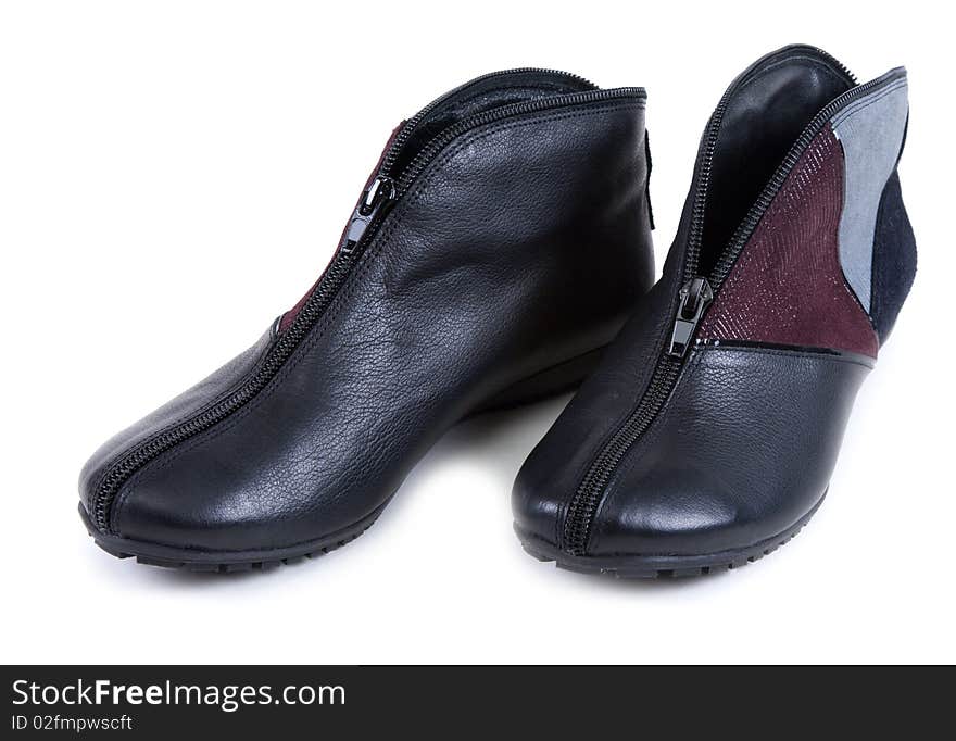 Feminine leather shoe with corduroy insertion