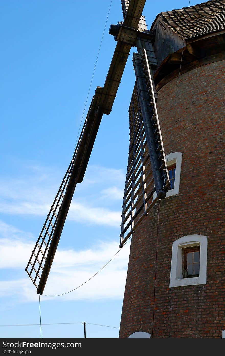 Hungarian Windmill