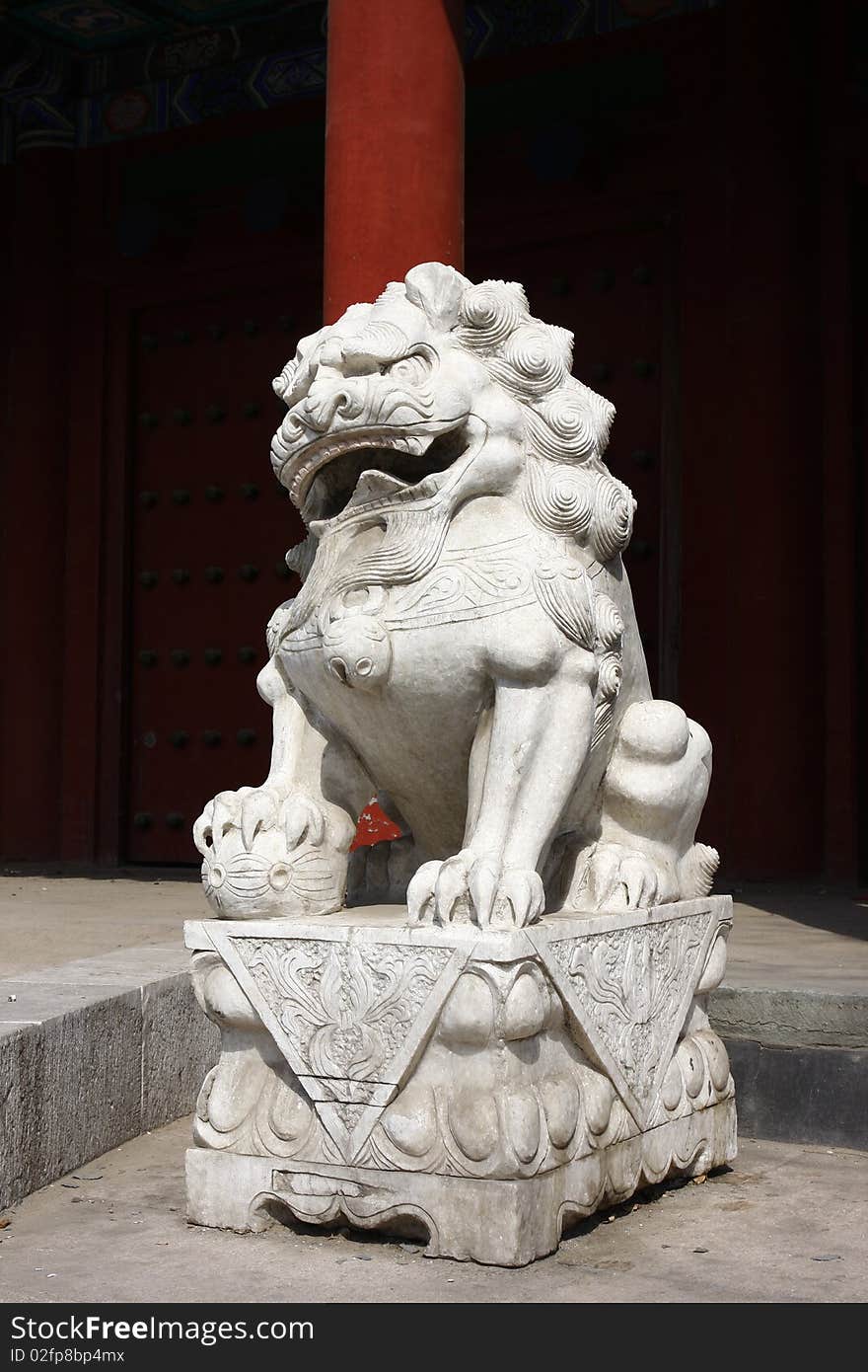 Stone lion sculpture in china